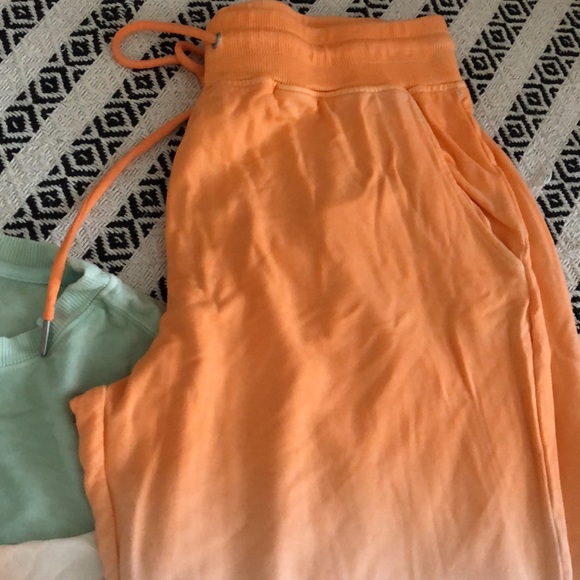 2 Piece Set - Picture 3 of 4